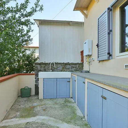 Del Sole - Goelba Apartment Seccheto